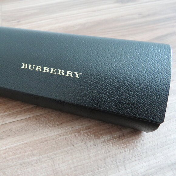 BURBERRY Magnetic Closure Hard Glasses Sunglasses Case - Picture 3 of 10